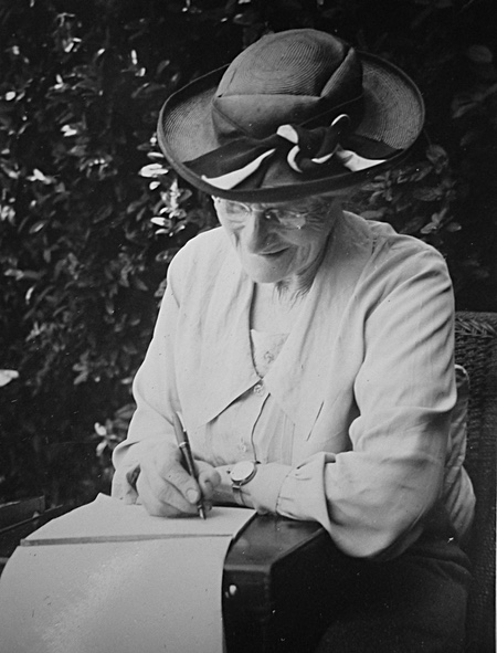 Madeline wrtites on case 450