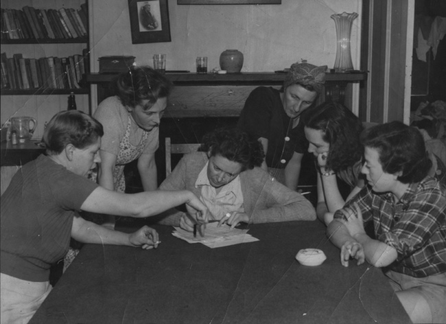 *WinnieAdrEtcRostherneDinTable copy